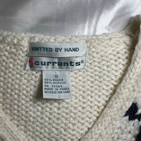 Currants Knitted by hand knit sweater women’s size Small white blue preppy VTG - Picture 4 of 8